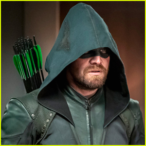 Oliver Faces a Familiar Life & Death Situation On 'Arrow' Tonight