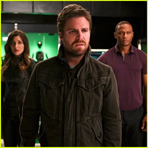 Oliver & Team Arrow Take On a New Deathstroke on 'Arrow' Tonight
