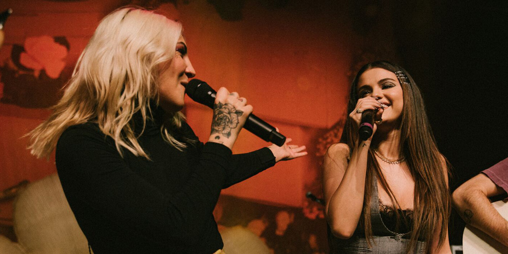 Selena Gomez Performs ‘Anxiety’ With Julia Michaels – Watch The Vid!