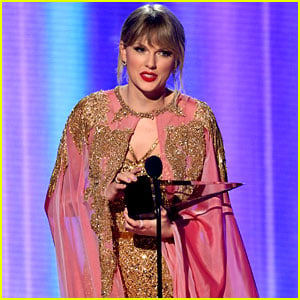 Taylor Swift Wins Six AMAs in 2019 to Break the All-Time Record!
