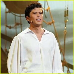 Graham Phillips Performs 'Fathoms Below' On 'The Little Mermaid Live' - Watch Now!
