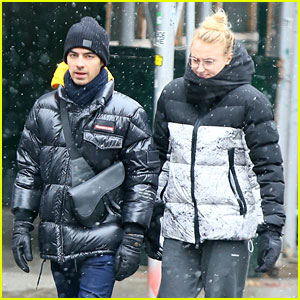 Sophie Turner Bundles Up with Joe Jonas During NYC Snow Storm!