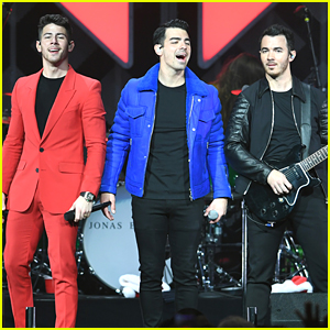Jonas Brothers Close Out Jingle Ball Tour in Florida