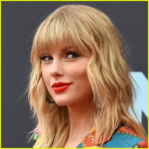 Taylor Swift Celebrates Golden Globes 2020 Nomination!