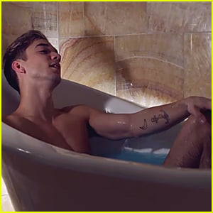 Daniel Seavey Strips Down In Why Don't We's New Music Video For 'Chills' - Watch Now!
