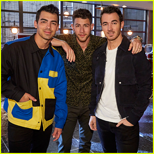 Kevin & Joe Jonas Will Be Nick Jonas' Battle Advisors on 'The Voice'