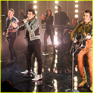 Jonas Brothers Perform Their Hot New Song 'What a Man Gotta Do' for 'Corden'