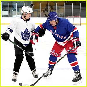 Justin Bieber Tries To Teach Jimmy Fallon How To Play Hockey