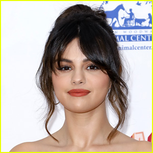 Selena Gomez Explains Why She Doesn't Like Her 'Revival' Album Cover