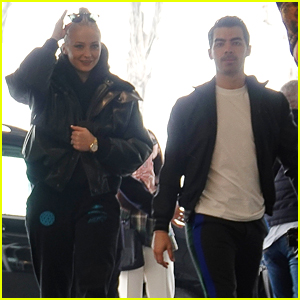 Pregnant Sophie Turner Steps Out with Joe Jonas Amid Pregnancy News!