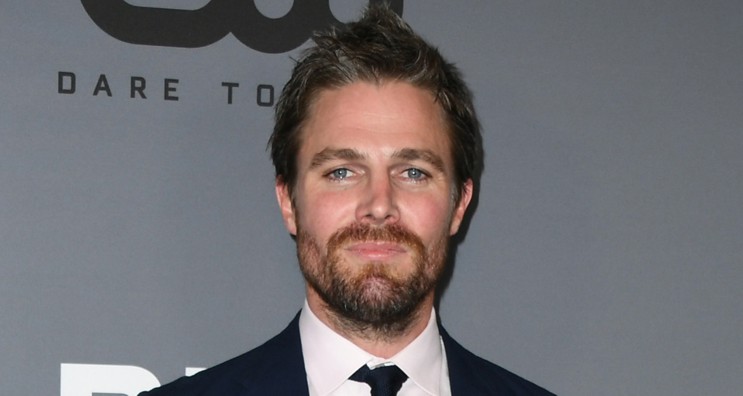 Stephen Amell Joins TikTok, Posts ‘Arrow’ Themed Video | Arrow, Stephen ...