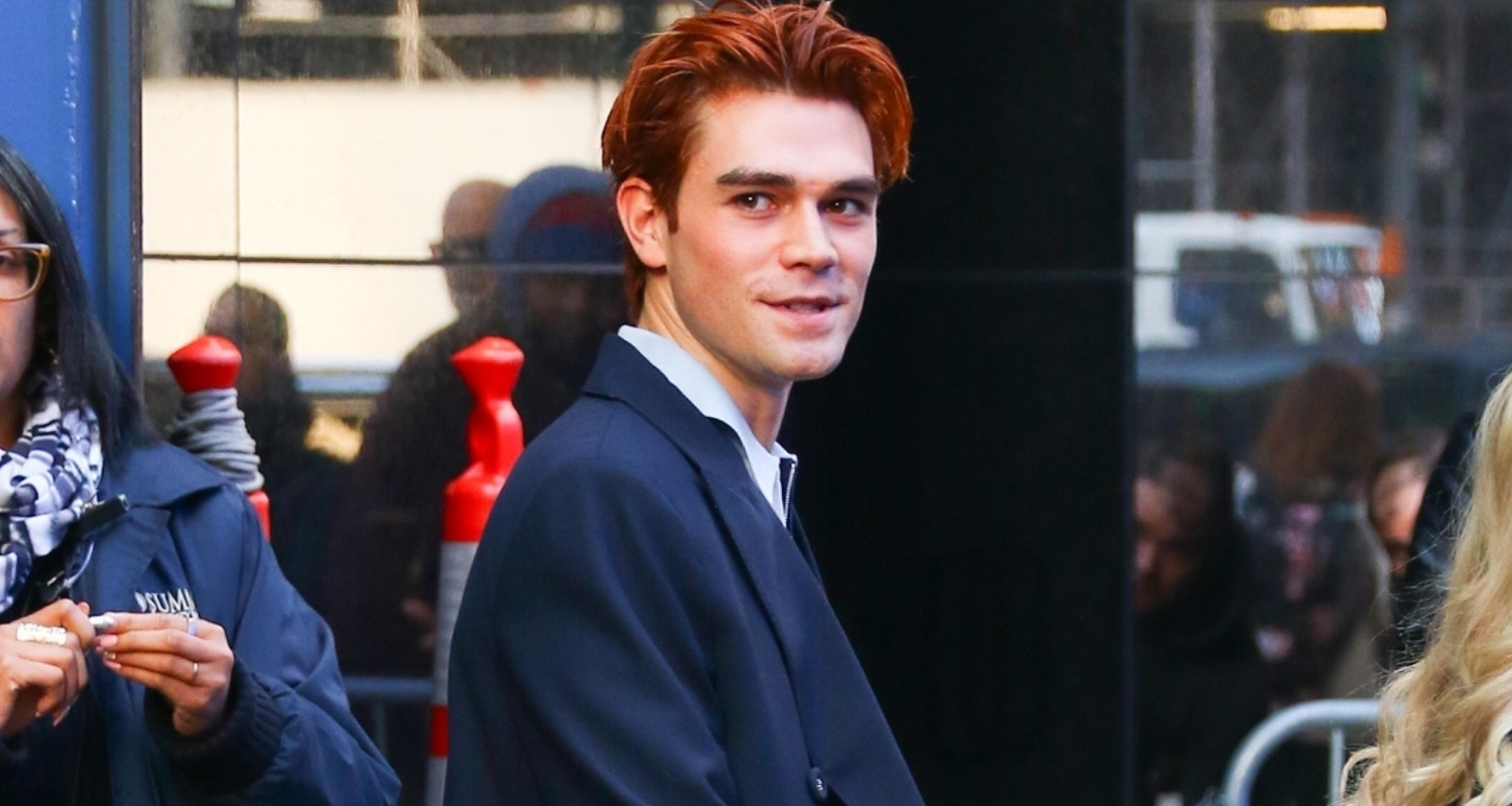 KJ Apa Says ‘It’s Definitely Different On Set’ Without Luke Perry!