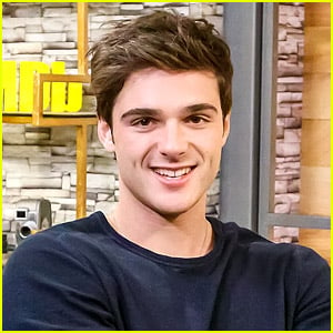 Jacob Elordi Dishes On The Actors That He's Obsessed With