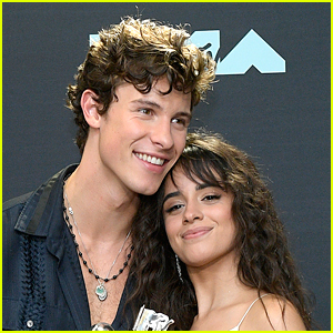 Shawn Mendes & Camila Cabello Accept Award For 'SeÃ±orita' at Kids' Choice Awards 2020