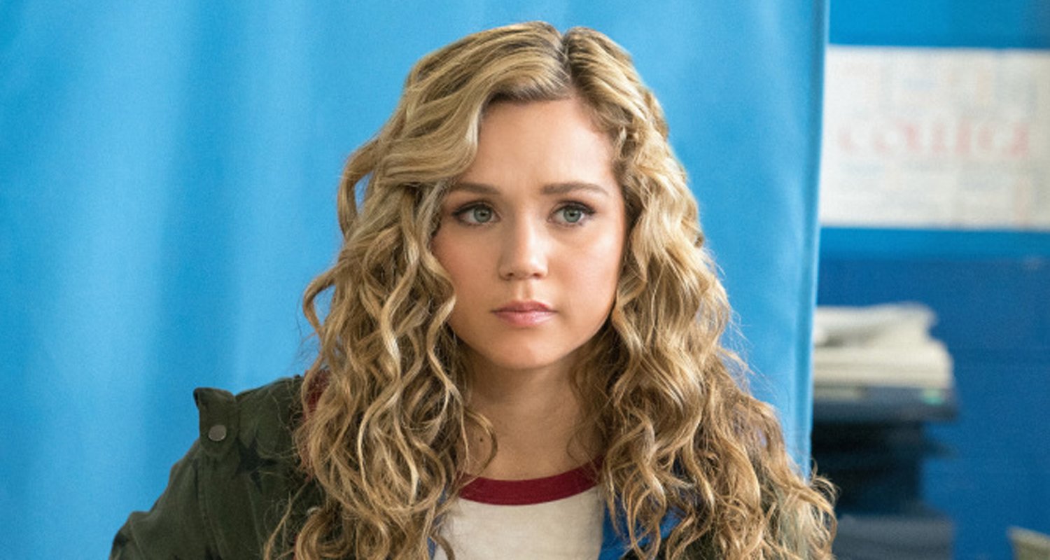 Brec Bassinger Moves To Blue Valley On ‘dcs Stargirl Series Premiere Tonight Amy Smart 6228