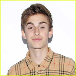Johnny Orlando Urges Other Artists & Influencers To Not Waste Their Platform Right Now