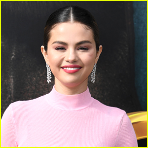 Selena Gomez Heading Back To TV In Hulu Comedy with Steve Martin!