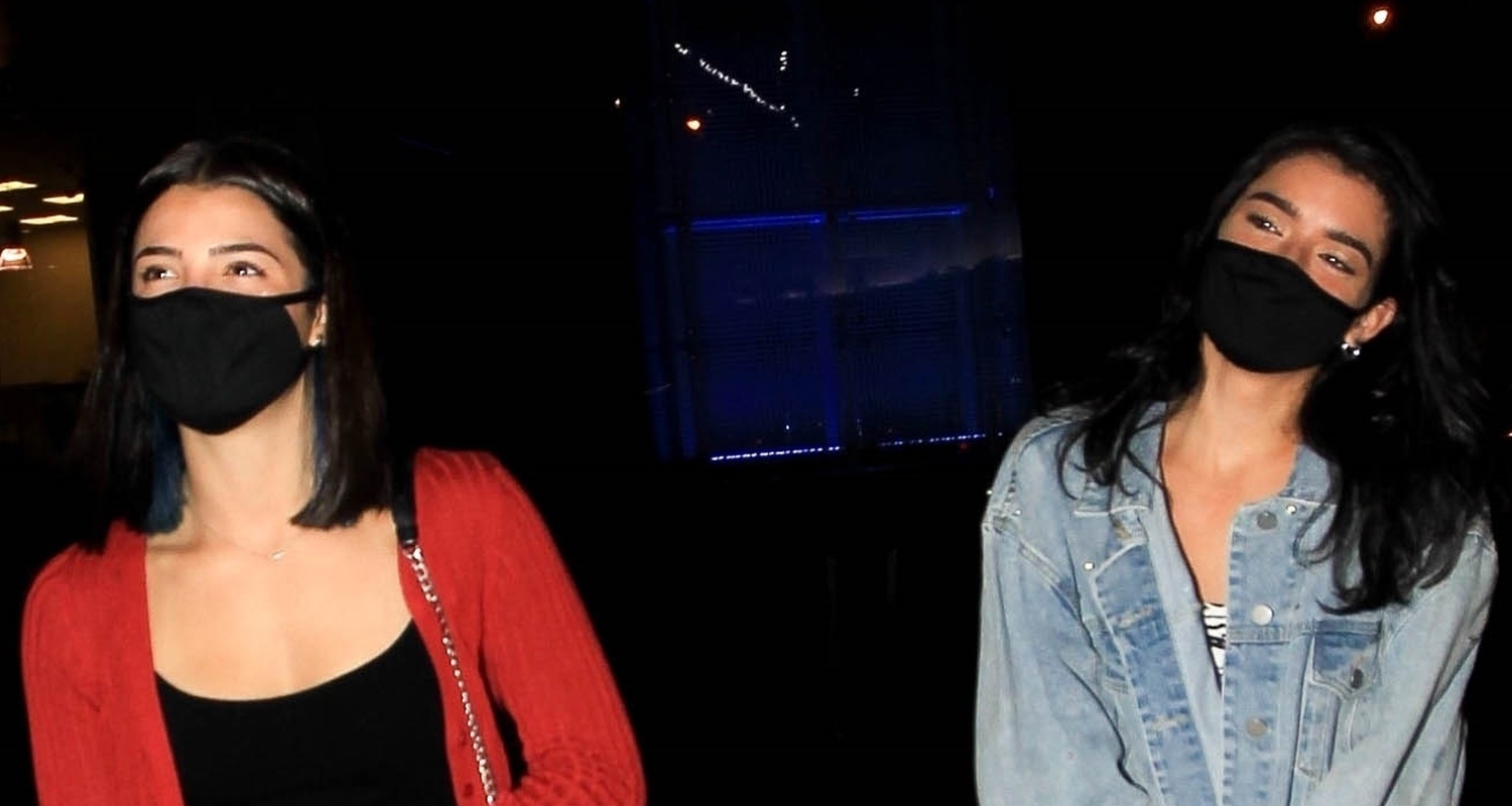 Charli & Dixie D’Amelio Join Parents For Dinner at BOA