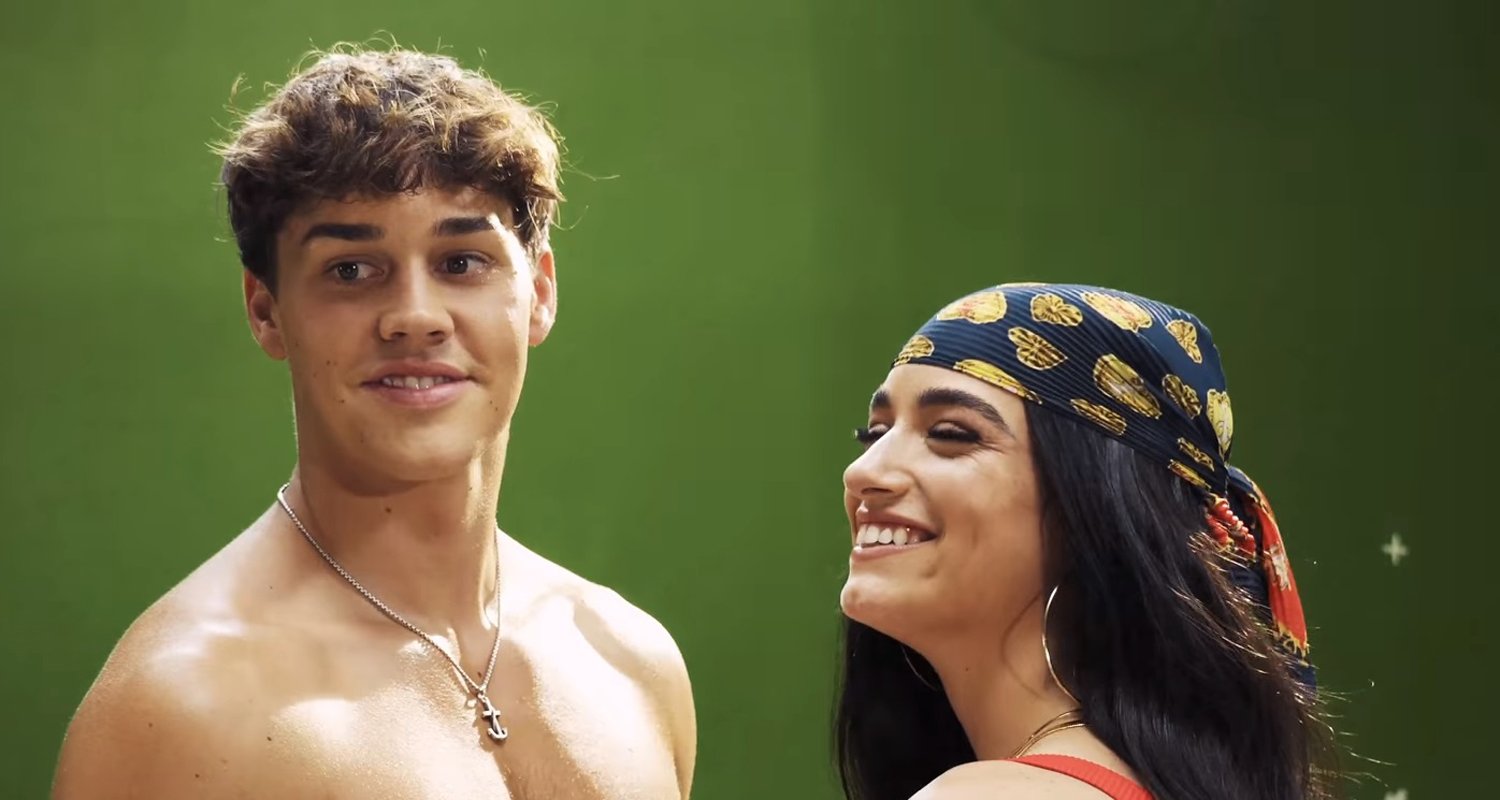 Dixie D’Amelio & Noah Beck Celebrate 1 Month Anniversary, Say ‘I Love