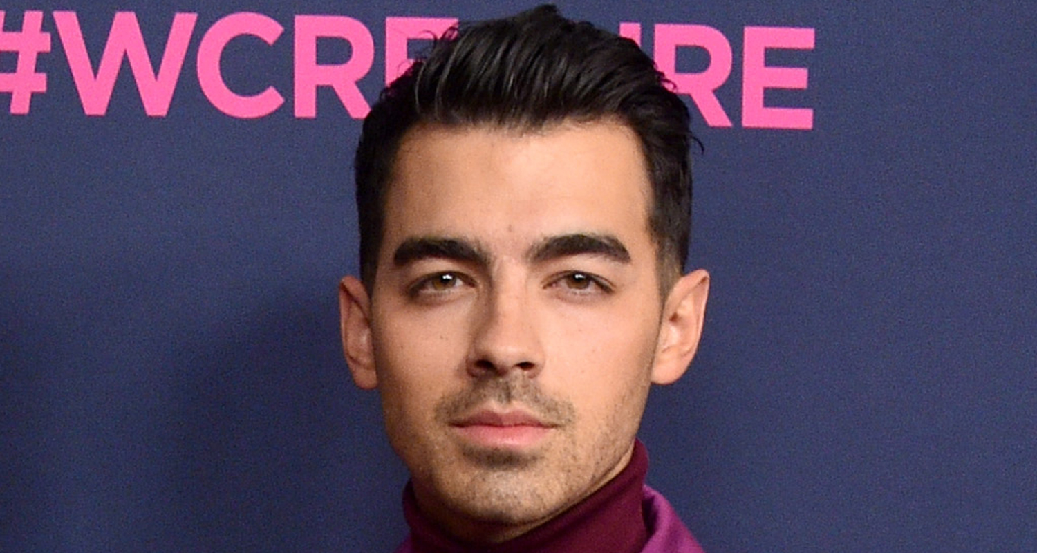 Joe Jonas Debuts Pink Hair For Breast Cancer Awareness Month Joe
