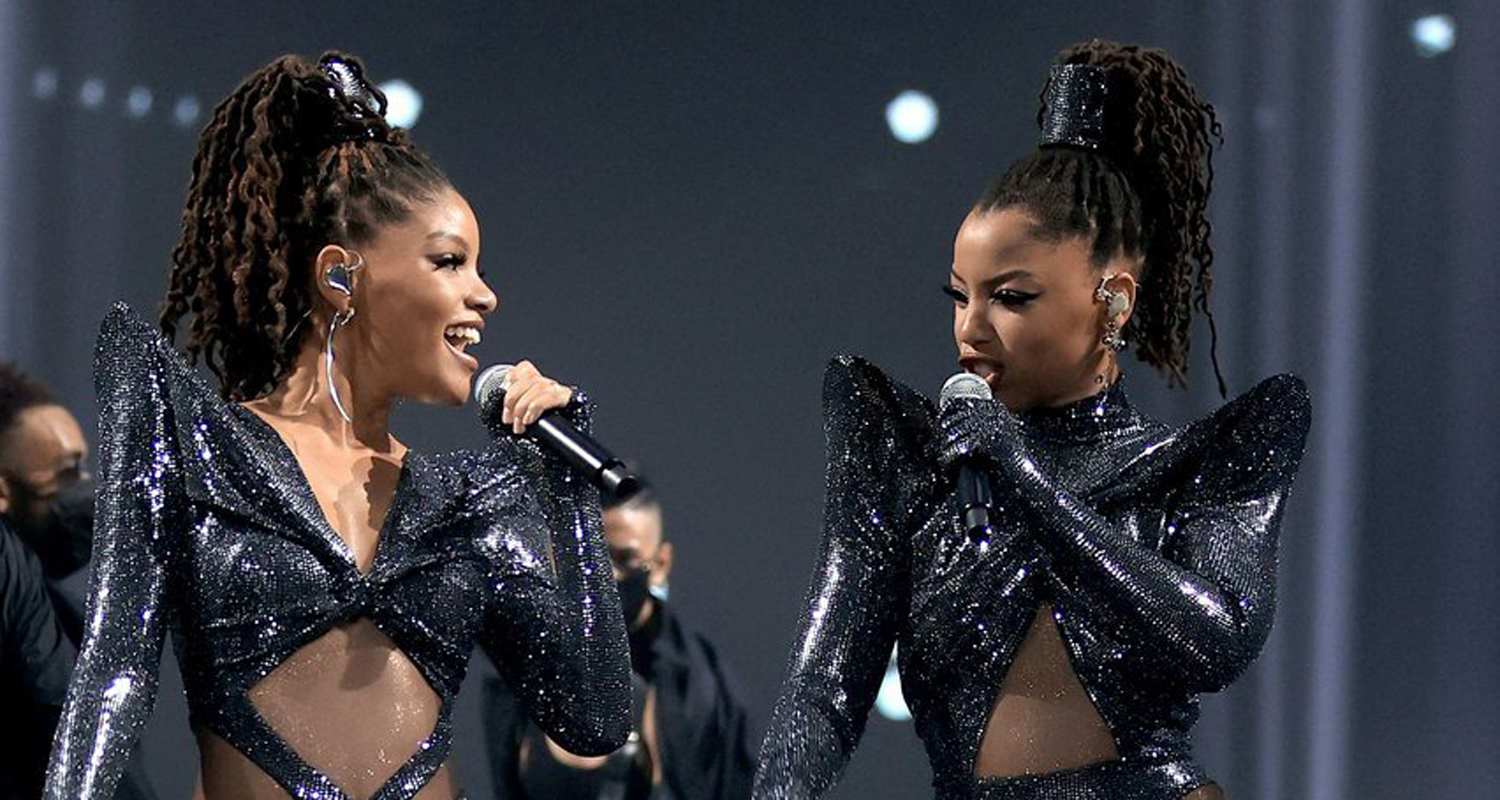 Chloe x Halle Perform ‘Ungodly Hour’ at People’s Choice Awards Watch(01)