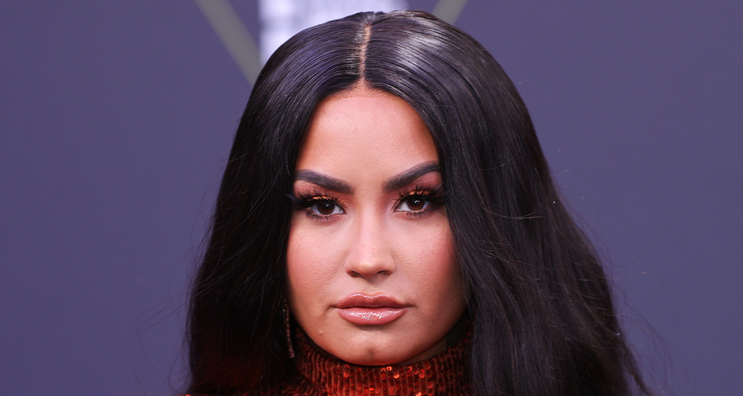 Demi Lovato Slays Red Carpet at People’s Choice Awards 2020 2020