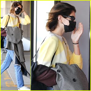 Kaia Gerber Arrives For a Flight Ahead of Thanksgiving