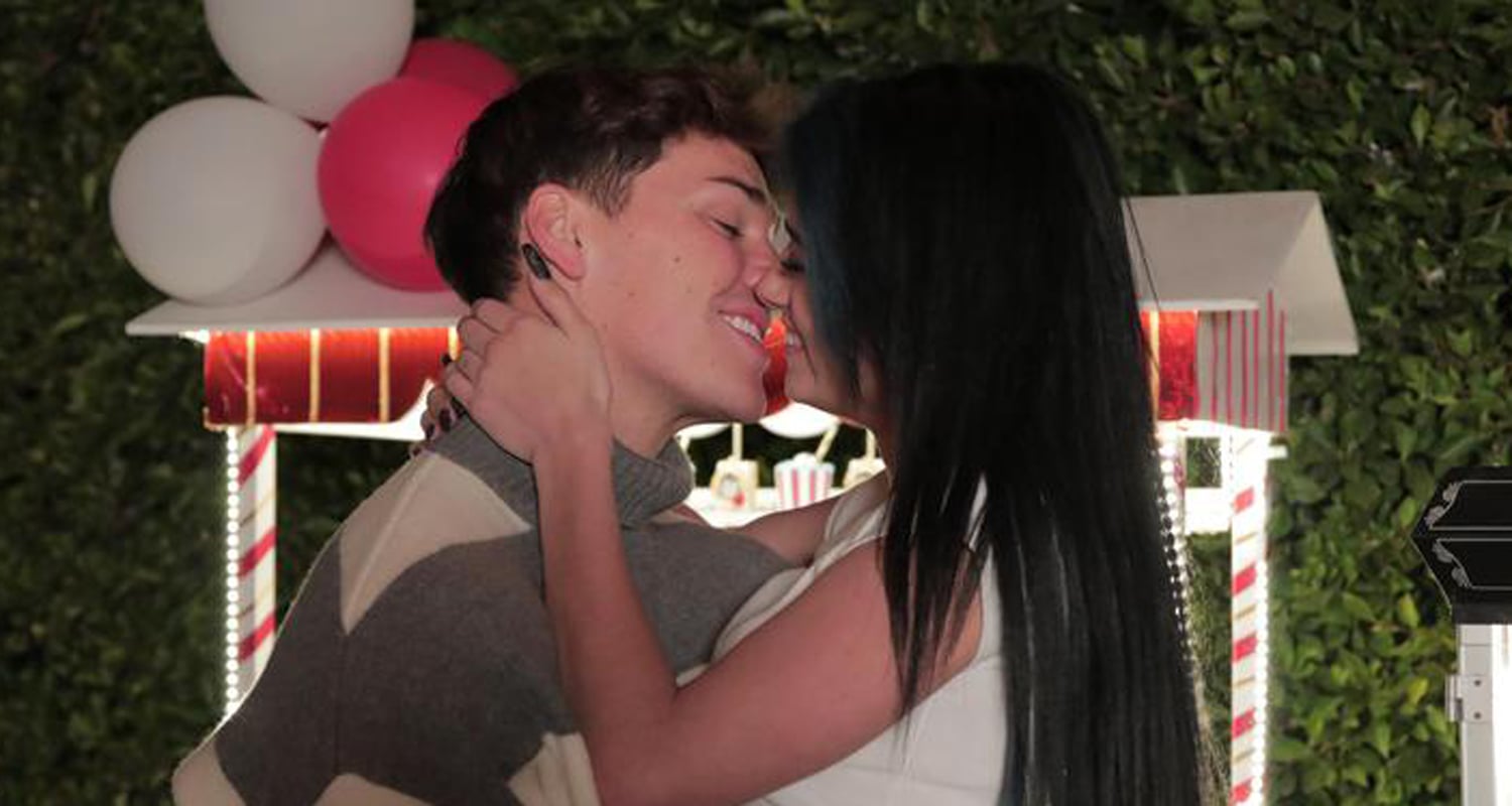 Noah Beck & Dixie D’Amelio Go On a Date Night In ‘Noah Beck Tries Things’ Trailer – Exclusive!