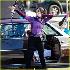 Hailee Steinfeld Shows Off Bow & Arrow Skills On 'Hawkeye' Set