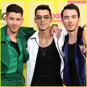 Jonas Brothers Celebrate Their Fans With New 'Remember This' Music Video - Watch!