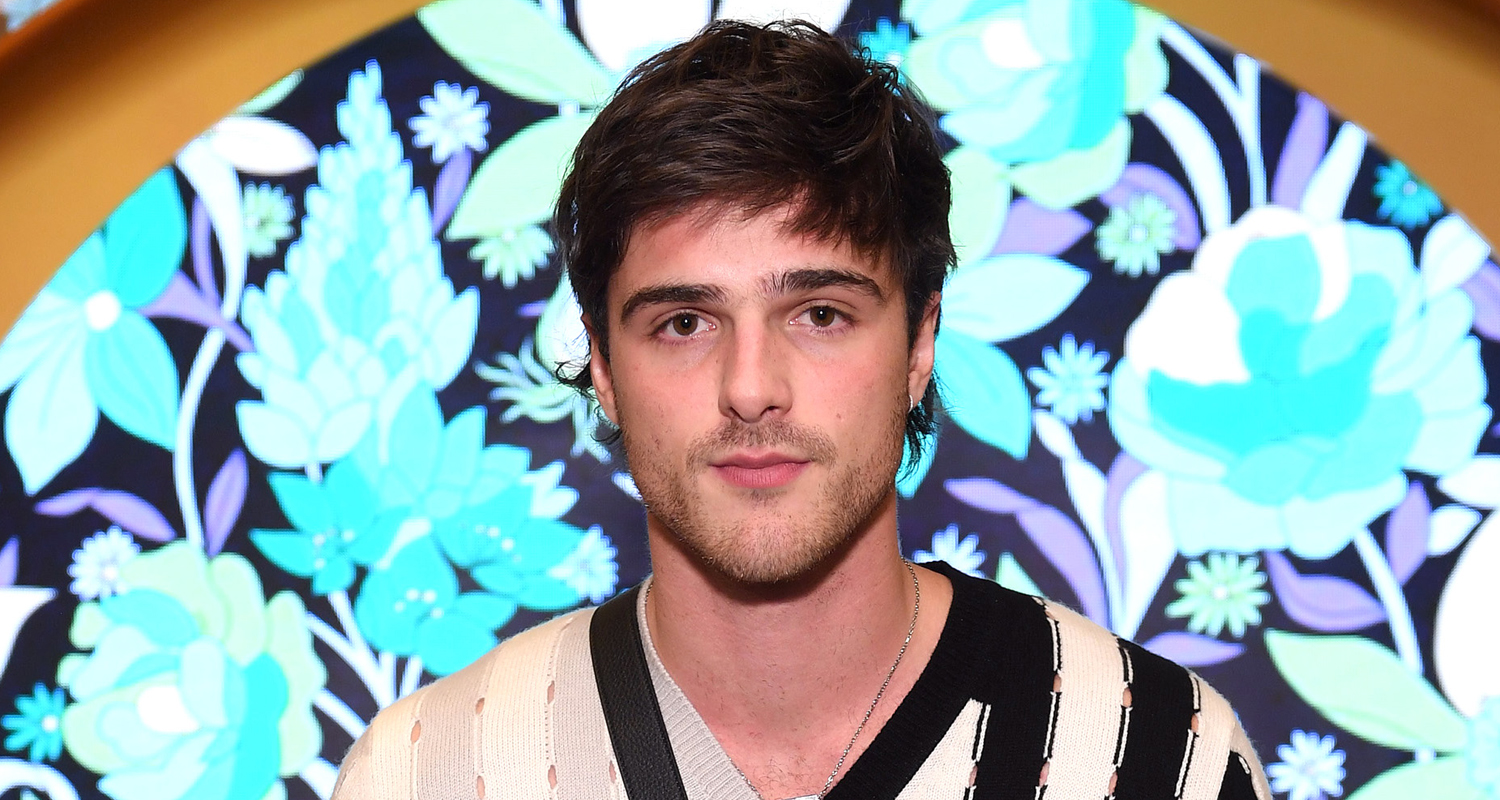 Jacob Elordi Teases ‘A Lot of Hope’ In ‘The Kissing Booth 3′ | Jacob