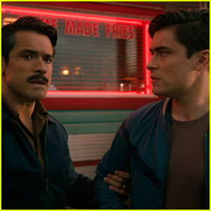 Mark Consuelos' Son Michael Guest Stars On 'Riverdale' As Young Hiram Lodge!