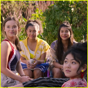 'The Baby-Sitters Club' Reveals Season 2 First Look Photos & Premiere Date!