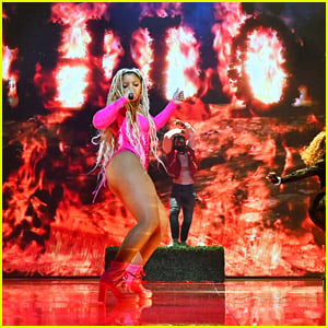 Chloe Bailey Had The Most Energetic Performance at MTV VMAs with 'Have Mercy' Premiere - Watch!