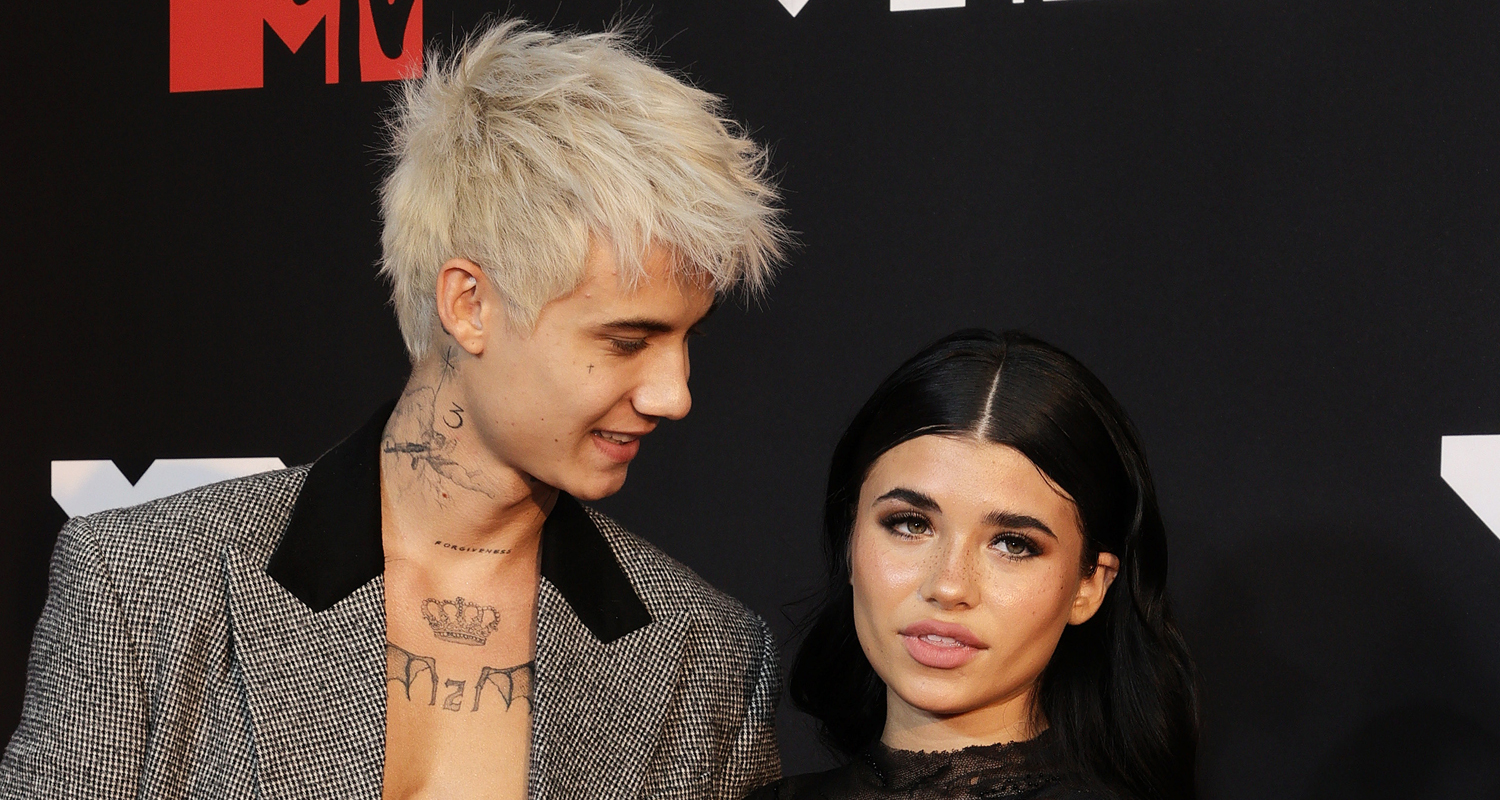 jxdn & Nessa Barrett Share a Kiss On MTV VMAs 2021 Red Carpet