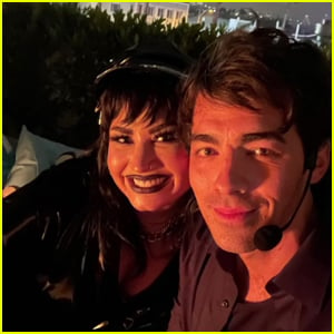 Demi Lovato & Joe Jonas Reunite for a Sweet Selfie Together