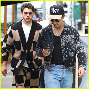 Nick & Joe Jonas Surprised By A Big Crowd Of Fans While Taste Testing New Popcorn Flavors!