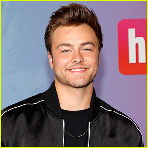 'He's All That' Star Peyton Meyer Gets Married to Girlfriend Taela, Reveals They're Expecting