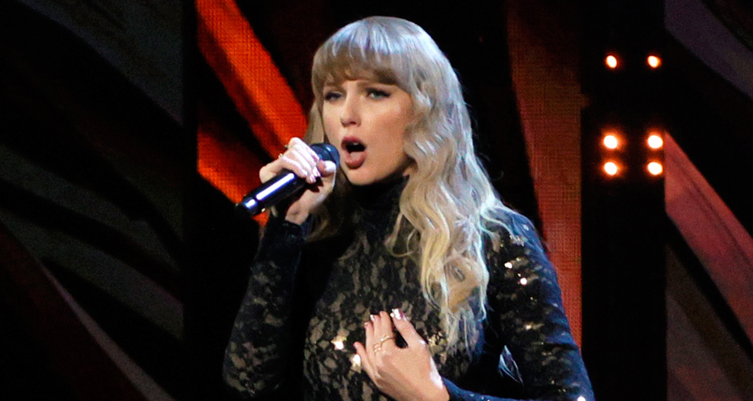 Taylor Swift Opens Rock & Roll Hall of Fame Induction Ceremony While ...