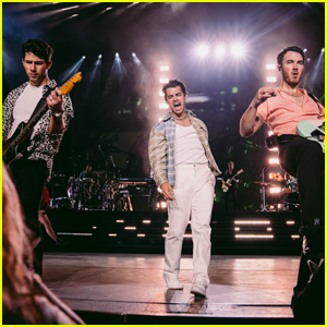 The Jonas Brothers Perform to Sold Out Crowd in New Jersey!