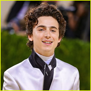 Timothee Chalamet Reveals First Look as Willy Wonka!