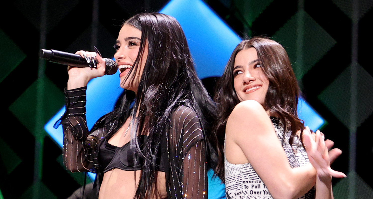 Charli D’Amelio Dances With Sister Dixie at Z100 Jingle Ball 2021!