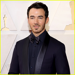 Kevin Jonas Attends the Oscars After New Reality Show Announcement