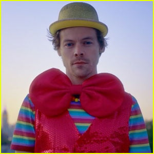 Harry Styles Takes Over Random Fans' Apartment to Film 'Daylight' Music Video - Watch!