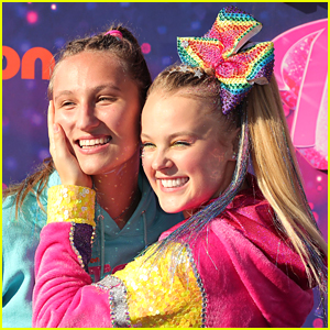 JoJo Siwa Confirms She & Kylie Prew Are Back Together!!