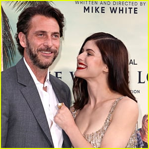 Alexandra Daddario & Andrew Form Wed In New Orleans Ceremony!