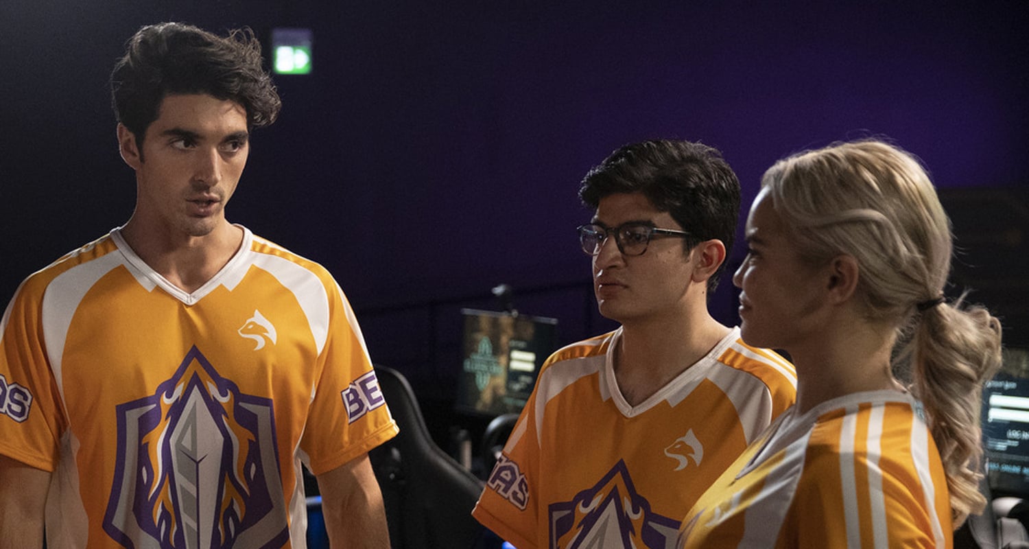 Check Out a New Clip From Taylor Zakhar Perez & Paris Berelc’s New Movie ‘1UP’