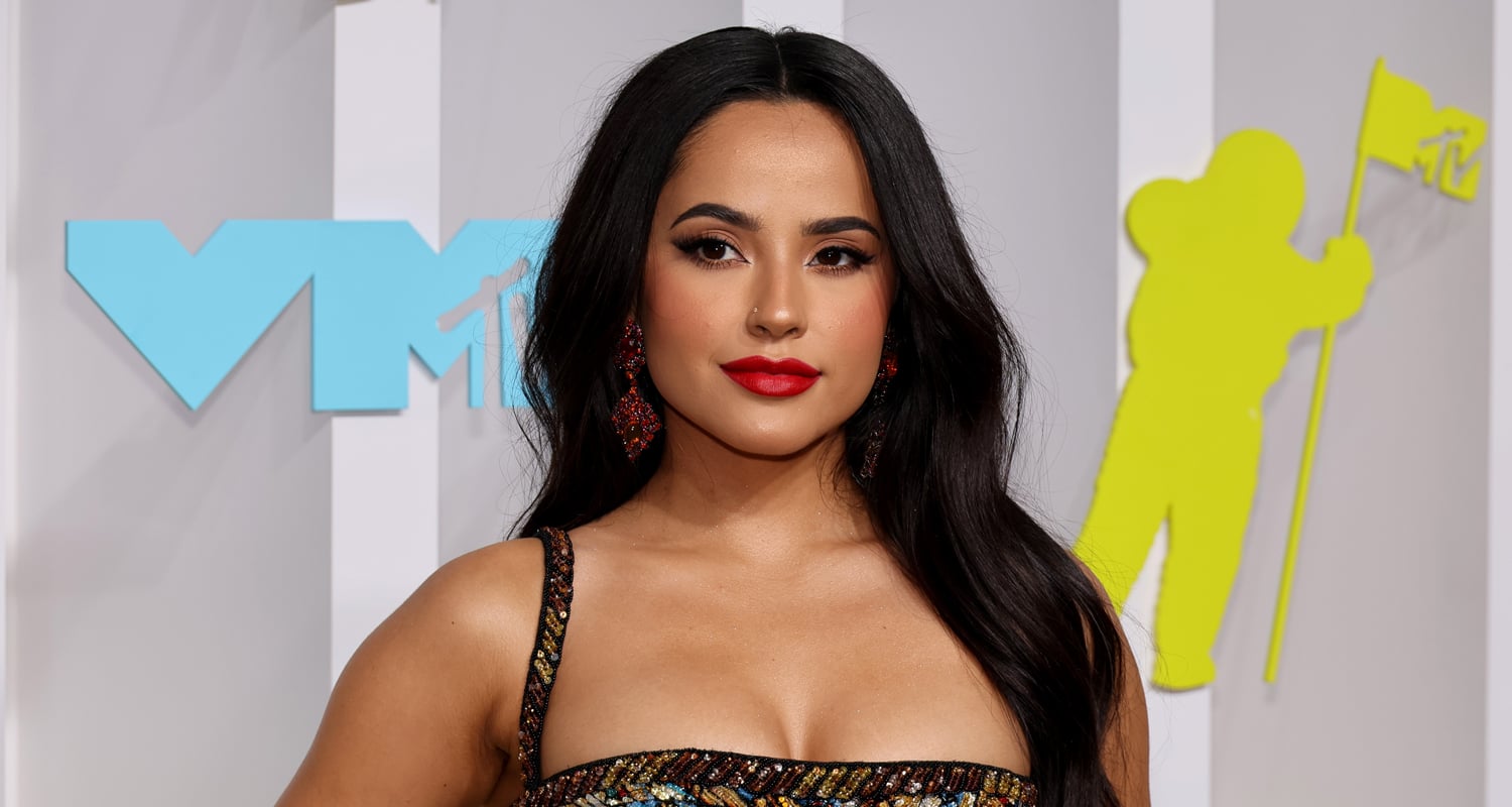 Becky G Blows a Kiss On the MTV VMAs 2022 Carpet