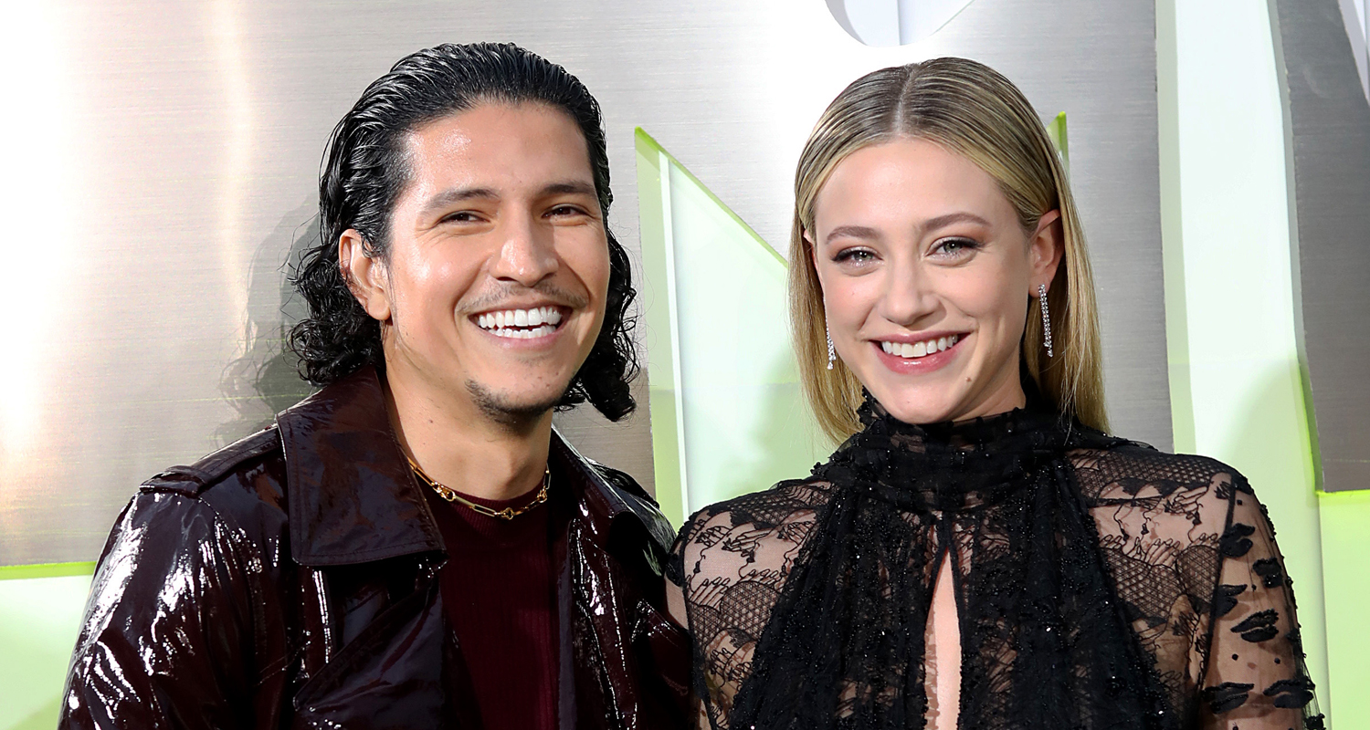 ‘Look Both Ways’ Co-Stars Lili Reinhart & Danny Ramirez Share a Laugh at MTV VMAs 2022