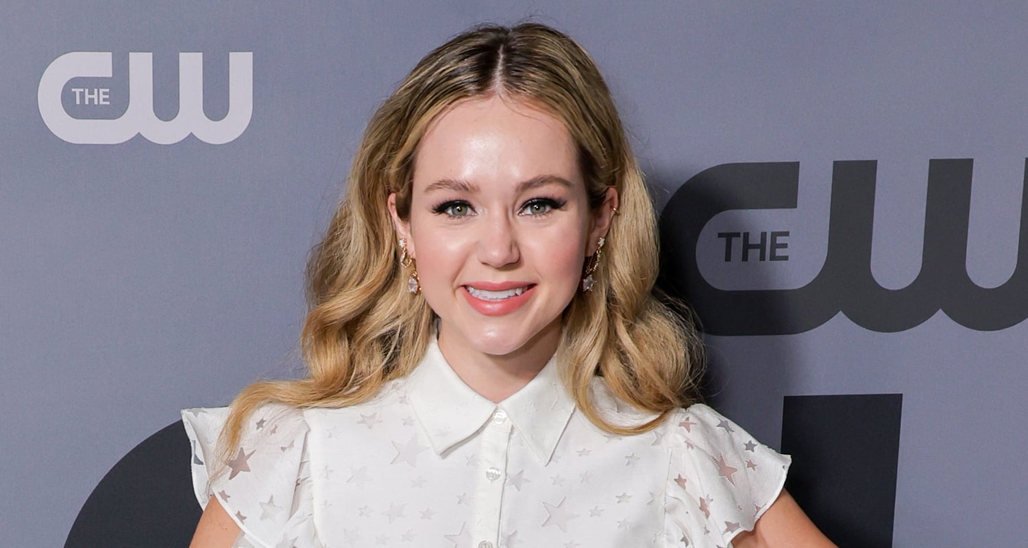 Brec Bassinger Confirms Stargirl Is Crossing Over to ‘DC Titans’!